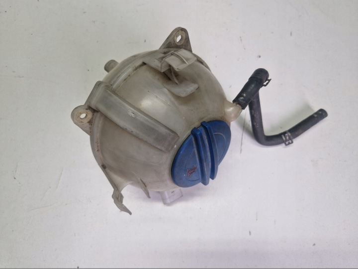 Ausdehnungsbehälter des Wassers VW PASSAT B5 1K0121407A
