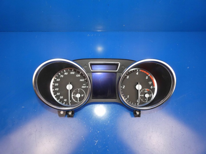 MERCEDES ML W166 quadro strumenti TACHIMETRO contagiri OROLOGIO - WERSJA ANGIELSKA