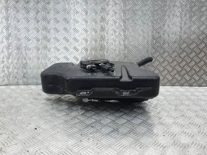spremnik ADBLUE pumpa A0094710275 A4474700115 MERCEDES VITO W447 2.2 CDI