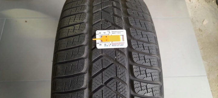 PIRELLI WINTER SOTTOZERO 3 245/45R19 102V MO