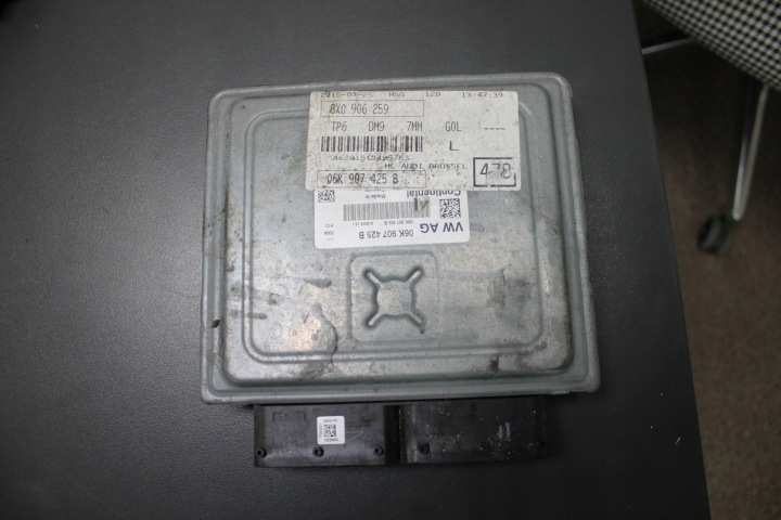 Bedienteil Computer VW T5 2,5 TDI 070906016CR