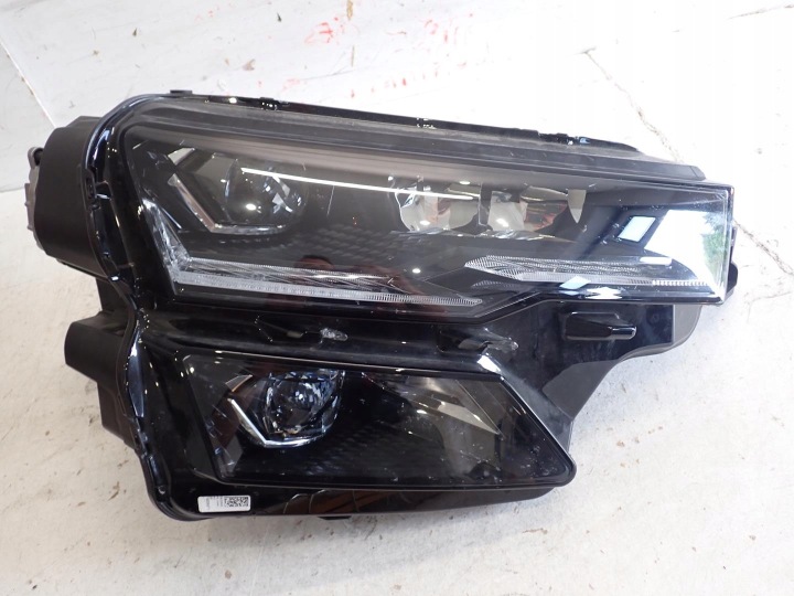 Feux phare Avant Avant Droit SKODA KAROQ LIFT 2021- FULL LED 57B941036B