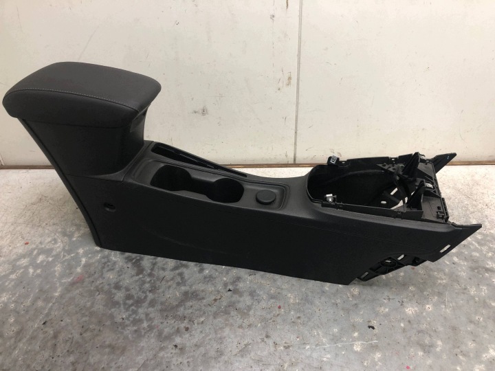 tunnel moyenne accoudoir cuir OPEL ASTRA K KOMBI 39124502
