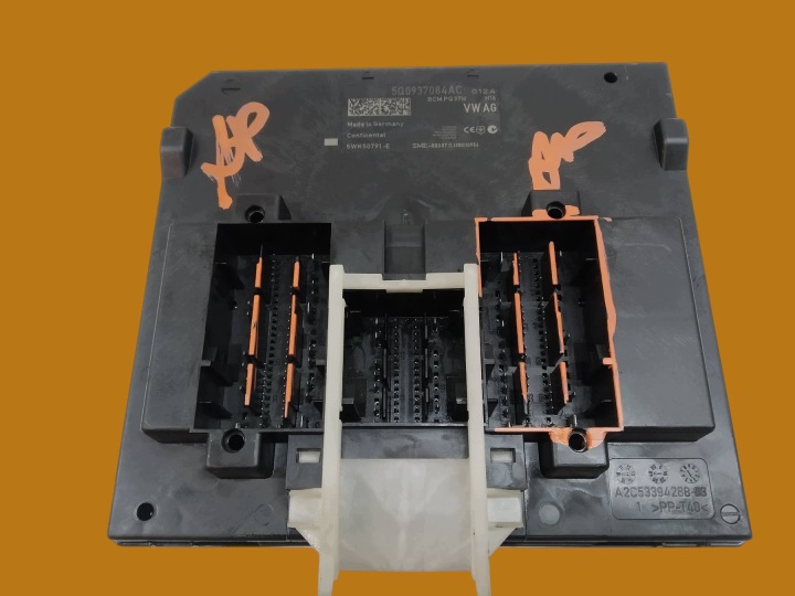 Unité commande confort 5Q0937084AC Skoda Octavia III (2012-2020 )