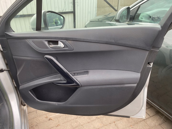 mechanism of the lowering window regulator right front Peugeot 508 and 1 10-18