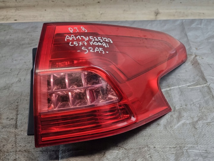 light right rear part W fender OE VP8X8X-13404-AX CITROEN C5 X7 III KOMBI 10r