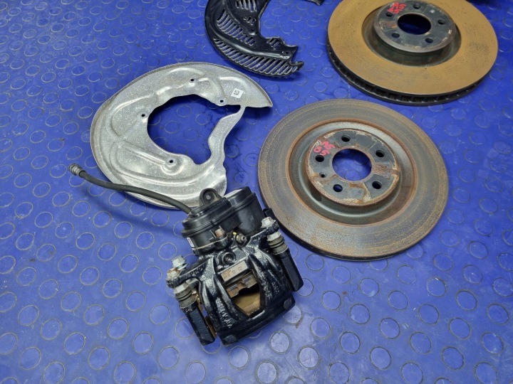 VAHVISTAA TIE SWAP TÄYDELLINEN AUDI S4 B9 S5 F5 ALKUPERÄINEN 8W0615106ED 8