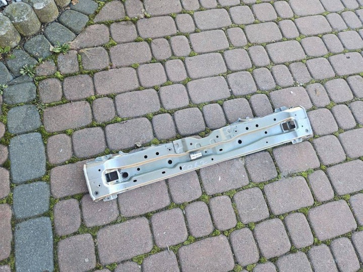 RINFORZO PARAURTI Traversa chlodni Ossatura anteriore RIVESTIMENTO Anteriore Toyota Corolla E210 E21