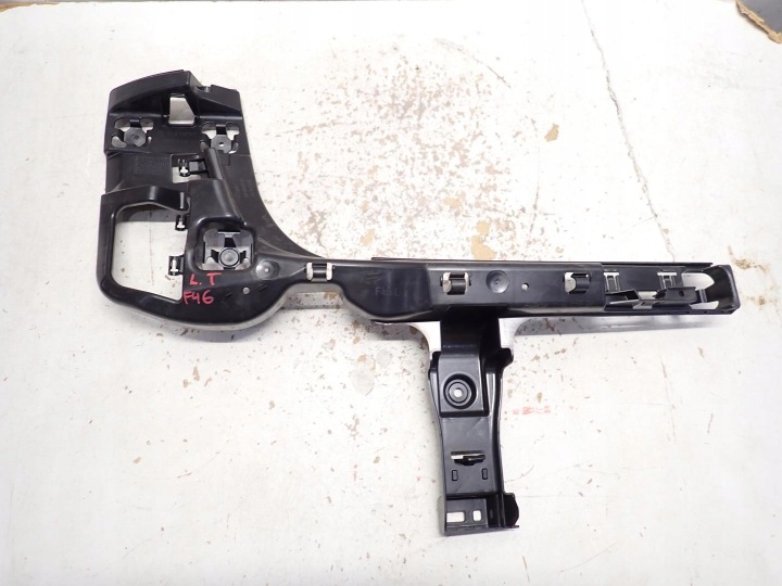 držák nárazníku levý záď BMW 2 F46 2014- 7387277