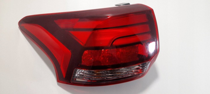 Mitsubishi Outlander III Lift Licht hinten links W2869 (R449)