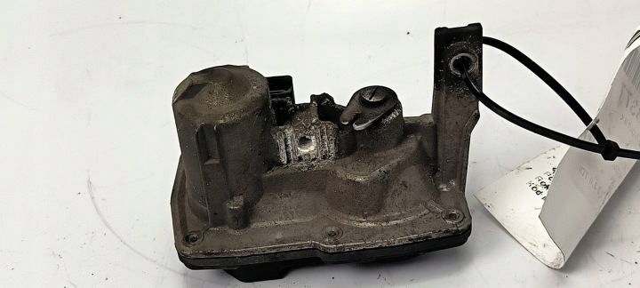 regulator VOLKSWAGEN PASSAT B8 R-LINE