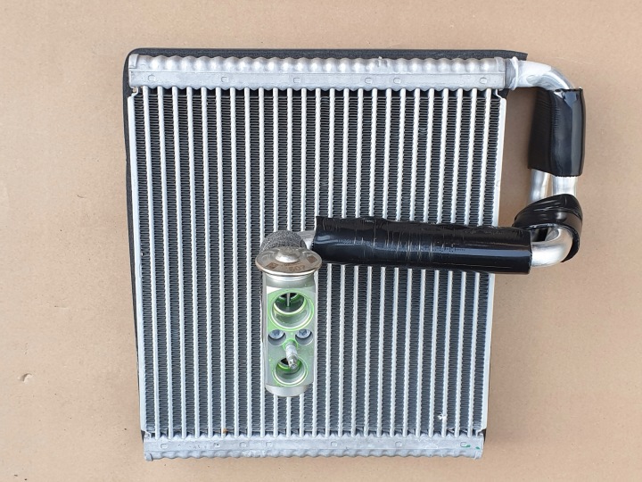 PAROWNIK valve ROZPREZNY of the air conditioning VOLVO XC40 OE ANGLIK