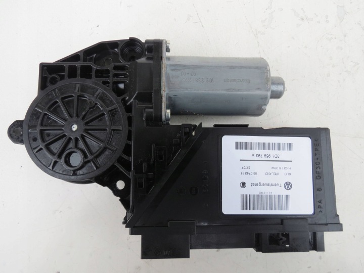 motorić prozori stakla lijevi prednji dio PORSCHE CAYENNE i 7L5 4.8 V8 3D1959793E