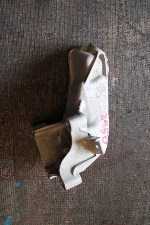 2950. support MERCEDES of the engine A6542231700