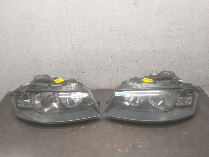 LICHT LEUCHTE VORNE RECHTS LINKS AUDI A3 02-05 XENON 8P0941004D 8P0941029D
