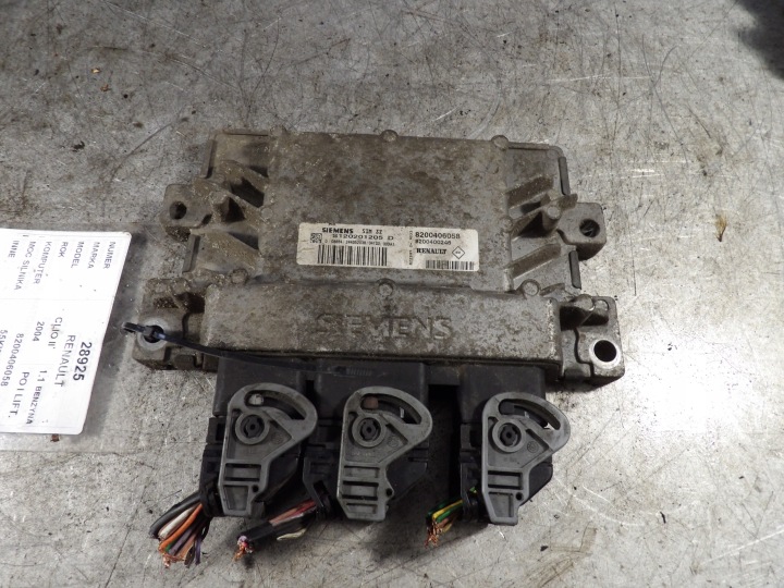 Renault Clio II Ordinateur Moteur 8200406058 8200400246 S120201205