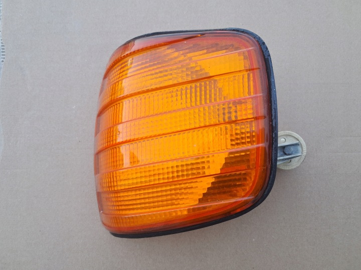 irányjelzö bal BOSCH MERCEDES W126 SE SEL 1305233061