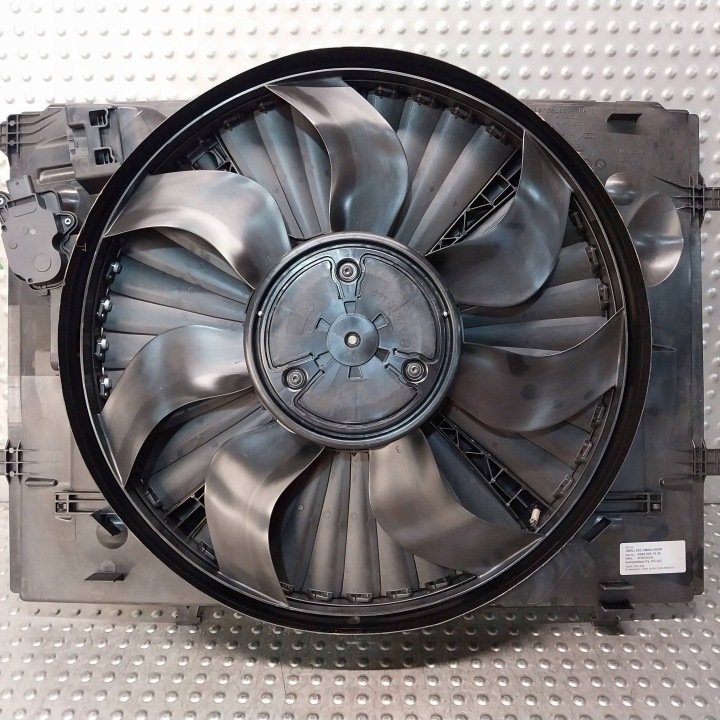 Kühlergebläse A0999067900 A0995051555 MERCEDES C W205 GLC W253 X233