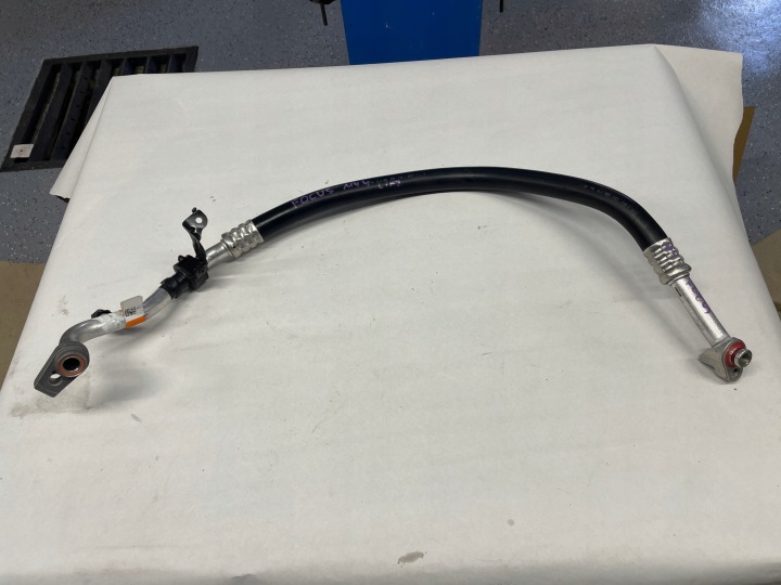 FORD FOCUS MK4 LIFT 1.5 TDCI Conduit pieces tuyaux Climatisateur air conditionné JX61-19N602-MC