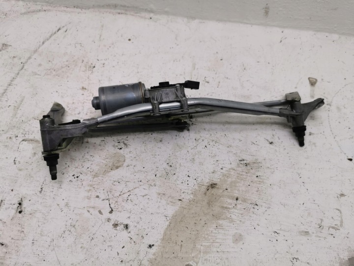 mechanismus stěračů předek BMW SERIA 3 E90 E91 EU