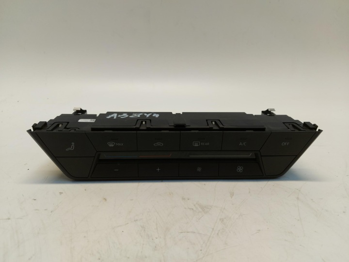 Audi A3 8Y4 HB 5D PANEL klimatizaci 8Y0820047