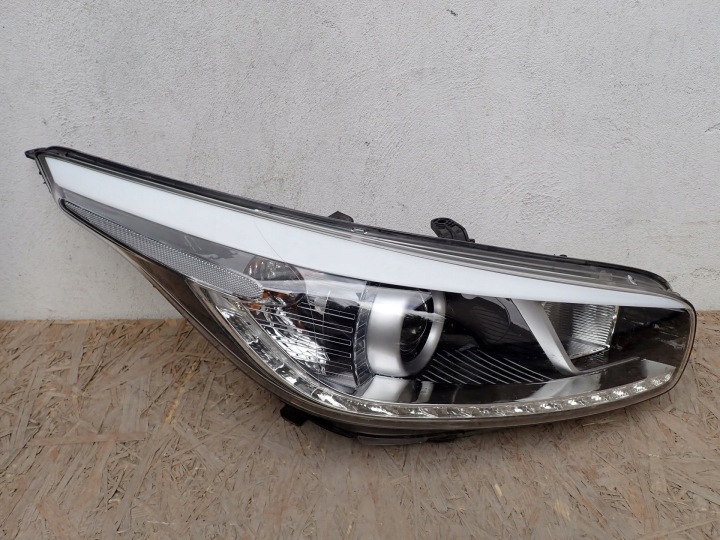 Feux phare Droit REFLEKTOR Droite XENON KIA PRO CEED 2 II 92102-A2390