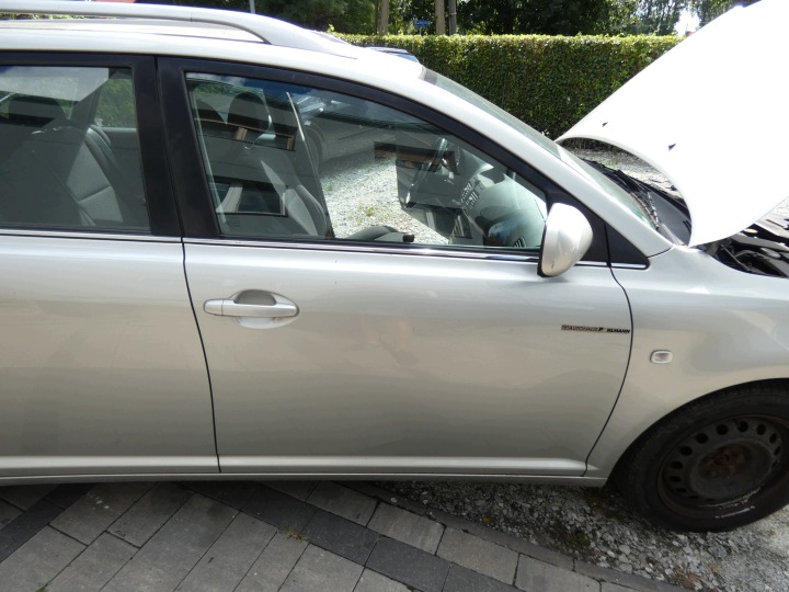 Portière Droit Avant Avant TOYOTA AVENSIS T25 03-09 Couleur 1C0 WLKP
