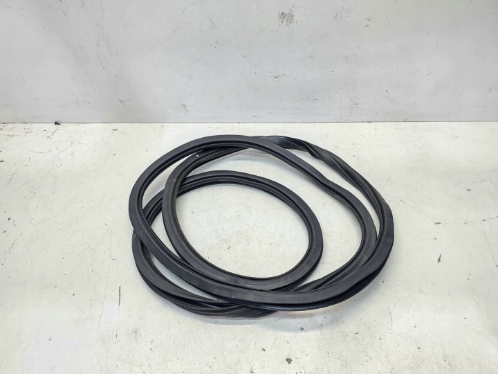 joint portière gauche ou droite arrière AUDI Q7 4M 4M0833721D