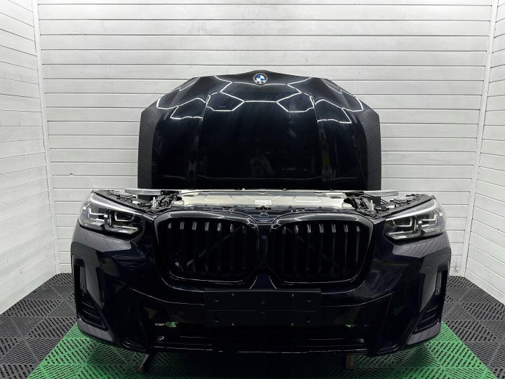 předek BMW X3 G01 X4 G02 napínací pás KOMPLET chladiče světlá kapota