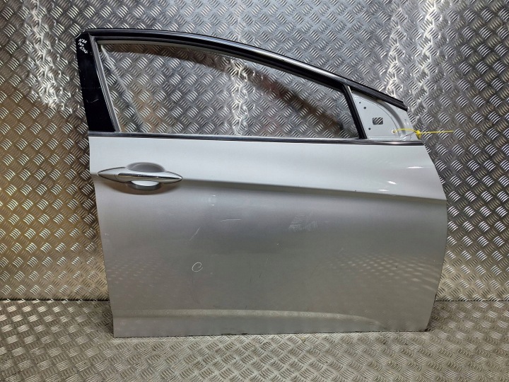 dveře pravý předek HYUNDAI i40 11-19 kompletní