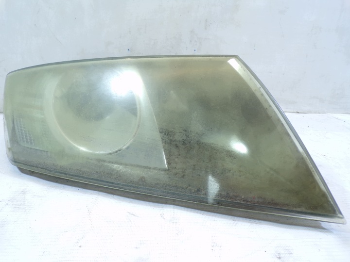 Feux phare Avant Avant Droit XENON SKODA OCTAVIA 2 (K1)