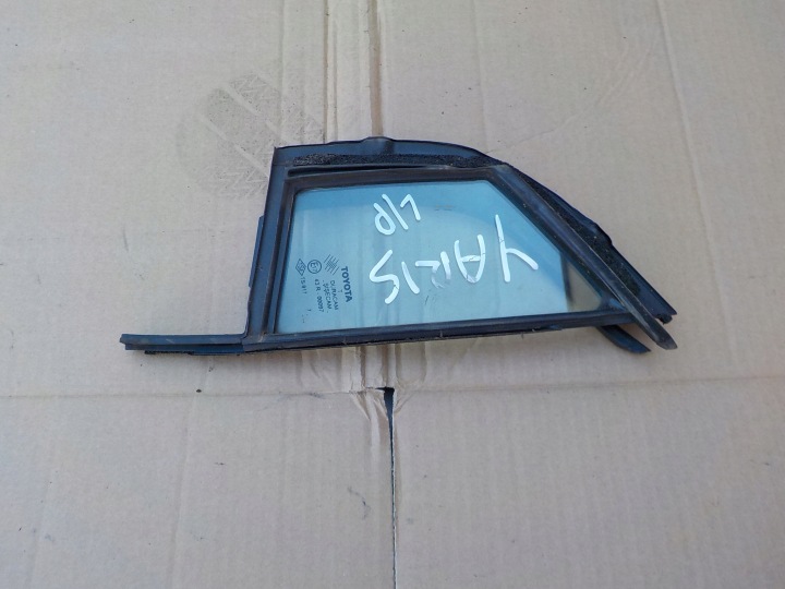 vitre gauche avant toyota yaris II 2007r