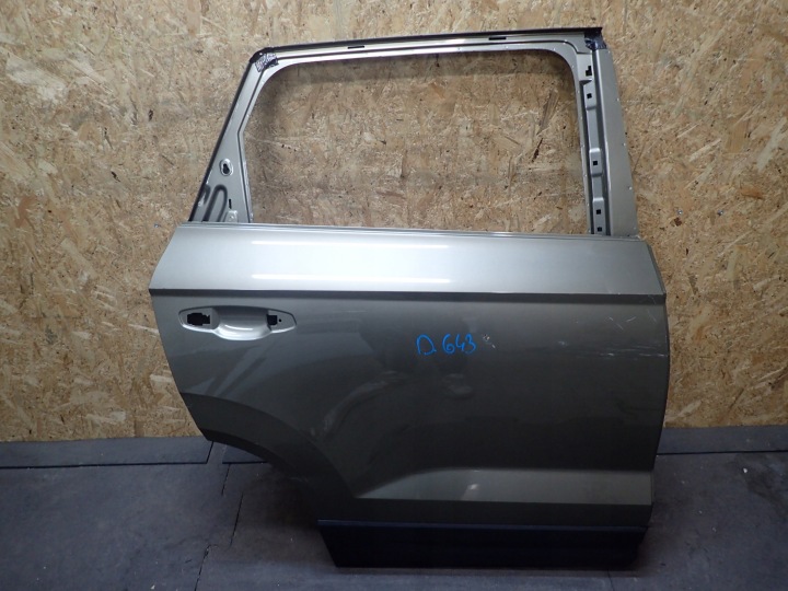 DVERE ZADOK PRAVÉ SEAT ATECA 575