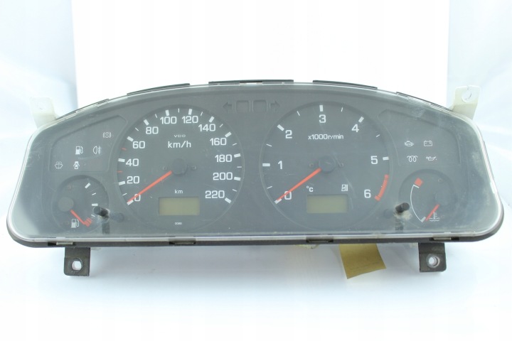 Kombiinstrument PREDKOSCIOMIERZ NISSAN PRIMERA 24810 VDO