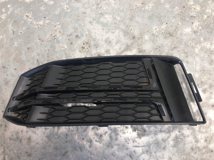 grid of a bumper left front AUDI A4 B9 S-LINE 8W0807681F