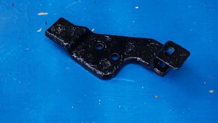 TOYOTA LAND CRUISER 120 - bracket radiator
