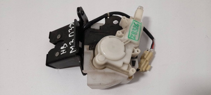 Mazda 3 BK lock bonnet boot B6701 (ZB326)
