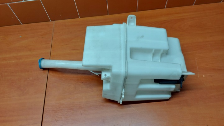 posude tekućine za pranje stakla TOYOTA AVENSIS T25 SEDAN