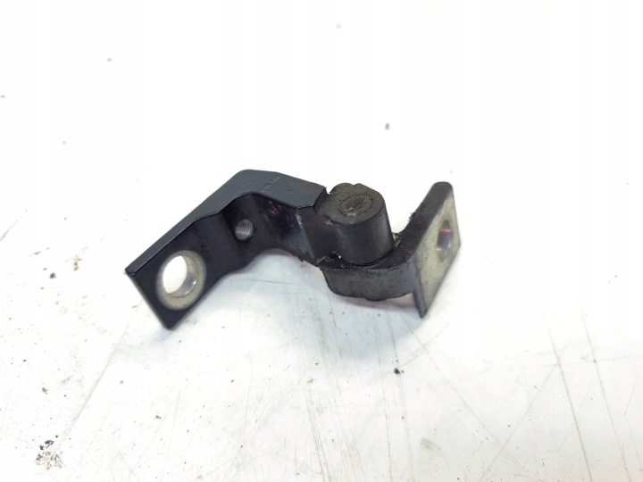 pánt dvere pravý AUDI A4 B9 8W0833404A