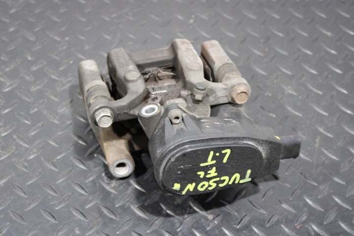 strmeň Brzdový ľavý zadok HYUNDAI TUCSON 2 II FL LIFT 18-20