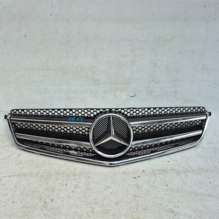 MERCEDES KLASA C W204 C63 AMG Grille Grille/masque