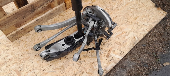 Achsschenkel Radnabe Radlager links hinten AUDI A6 C8 Querlenker KOMPLET GDANSK