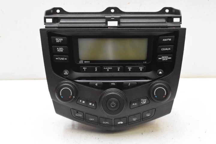 RADIO radio CD AUX 39050-SEA-G110-M HONDA ACCORD 7 VII 02-06
