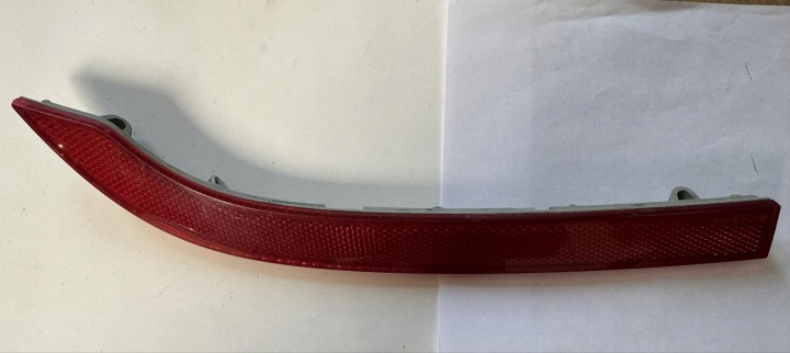 OPEL INSIGNIA A KOMBI 11r. -> ODBLASK der Stoßstange heck rechts 13277882