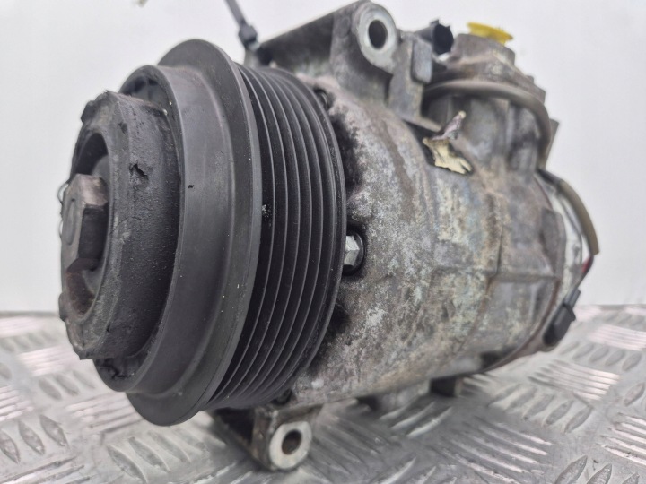 Mercedes E500 W212 compressor of the air conditioning A0022303811 M273.970