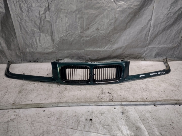 Grill Grill nosek BMW E36 Sedan k: Bostongruen (275/6)