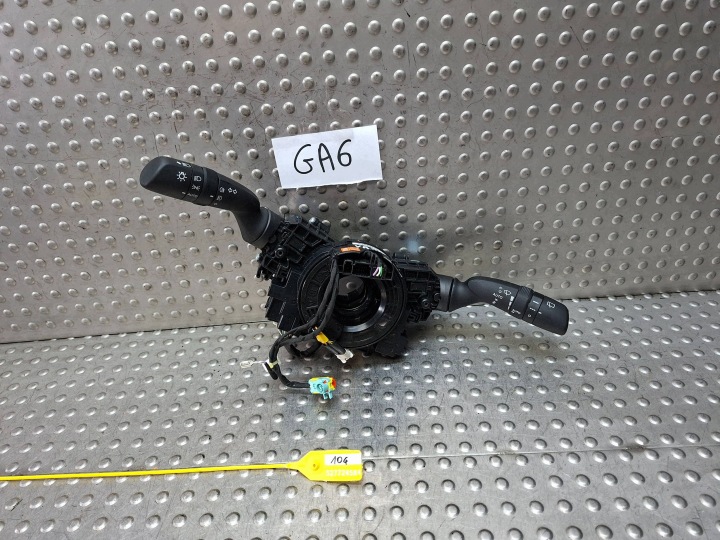 Commodo phares Anneau Airbag volant Airbag ZWIJAK TOYOTA YARIS CROSS 20- 17J916