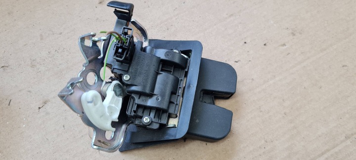 A4 B8 S4 LIFT lock bonnet boot rear part 8R0827505 A5 8T Q5 8R A6 C7 4G