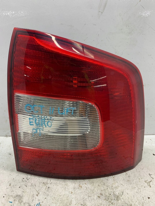Feux phare Droite Arrière Droit Arrière 1Z9945096A SKODA OCTAVIA II LIFT (2008-2013)