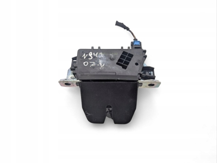 de la Serrure du capot Porte coffre hayon Opel Zafira B facelift 2012 13188851